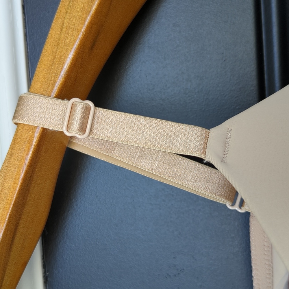 Auden Nude Bra - Picture 4 of 10